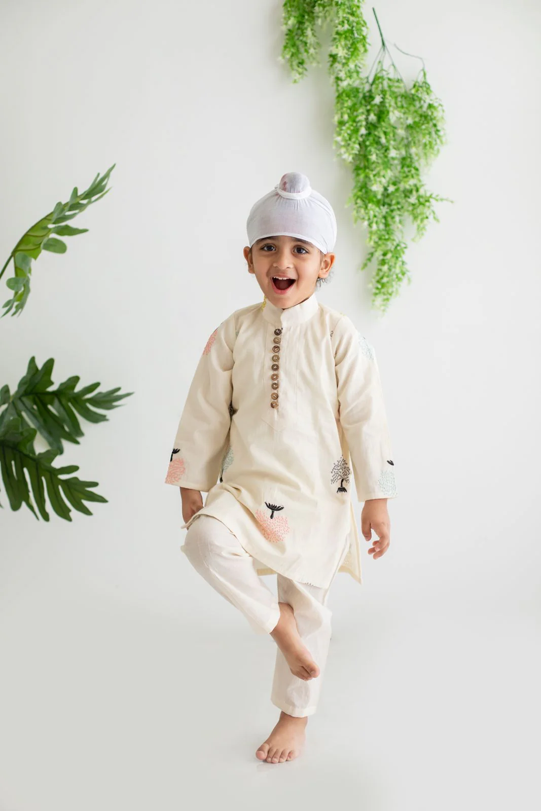 Ivory Bagh Kurta Set